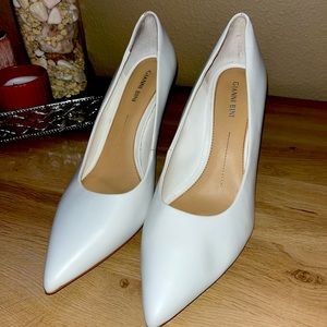 Gianni Bini white heels